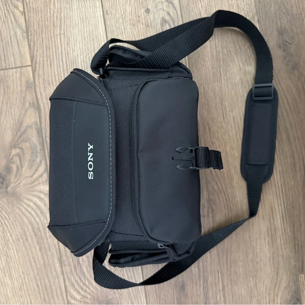 Sony Soft Carrying Case LCS-U21 Camera Case Bag Adjustable Strap Black